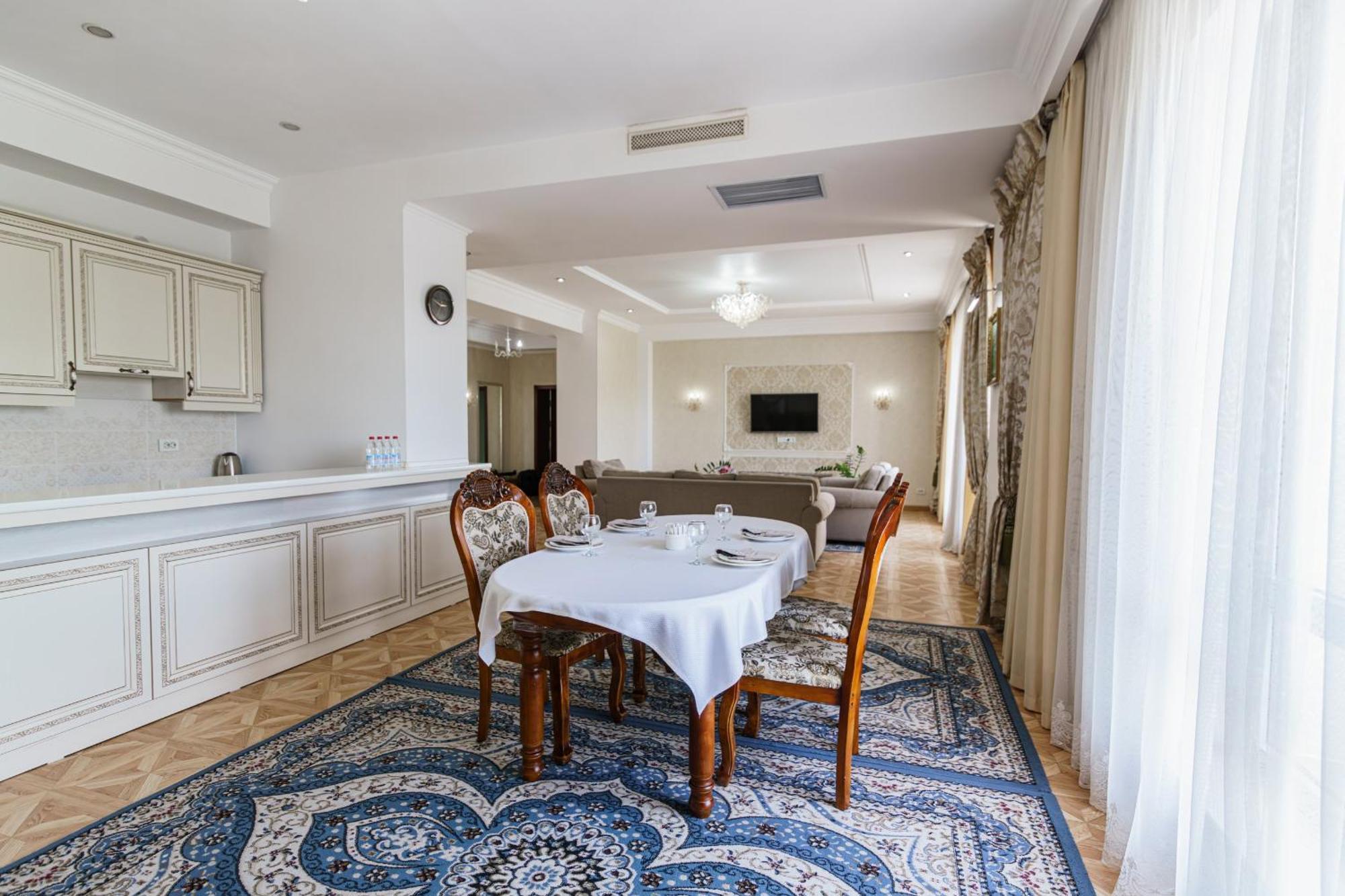 Park Hotel Al Bustan Shymkent Exterior photo